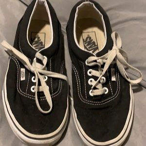 VANS black & white 5.5